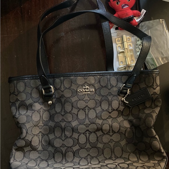 Coach Handbags - Ladies Coach Black Signature C Tote Bag